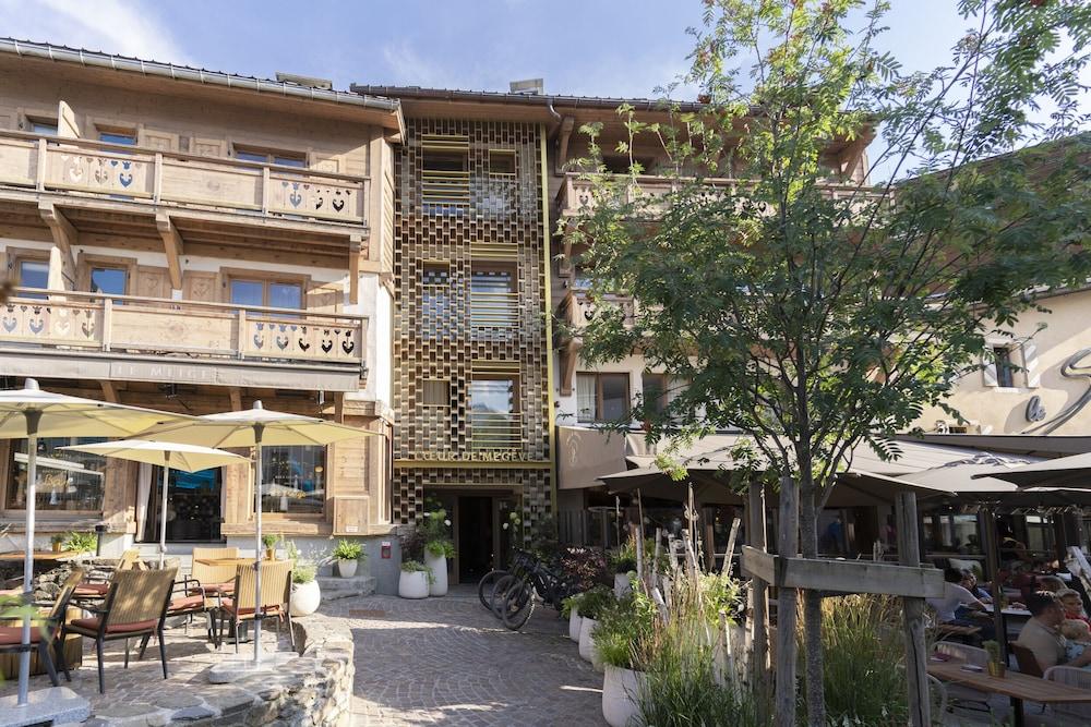 Coeur De Megeve Hotel Exterior photo